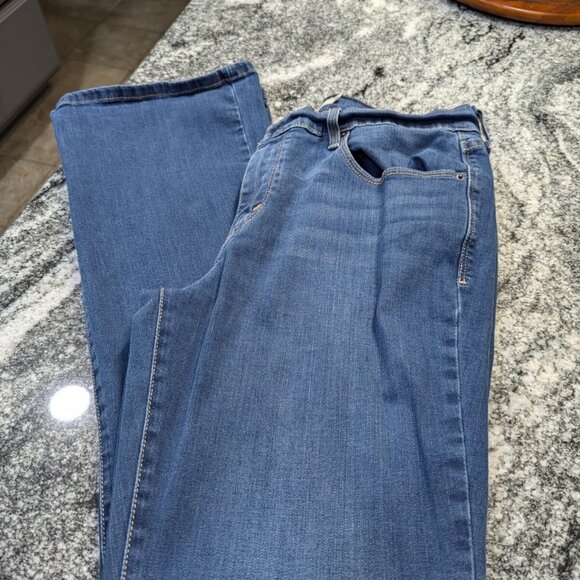 Levi's 515 Jeans Womens Size 10 Boot Cut Medium Wash Denim Casual Ladies - Picture 4 of 6